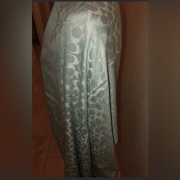 NEW Coach Signature Lightwt Stole/Scarf in Mint/DuckEgg Blue 50%Silk Rare 84x26” - Picture 12 of 16